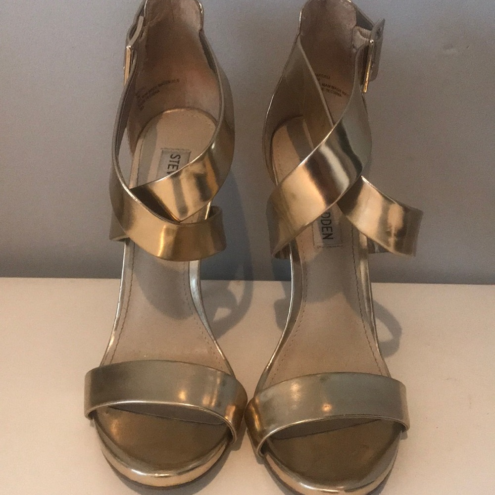 Steve Madden heel